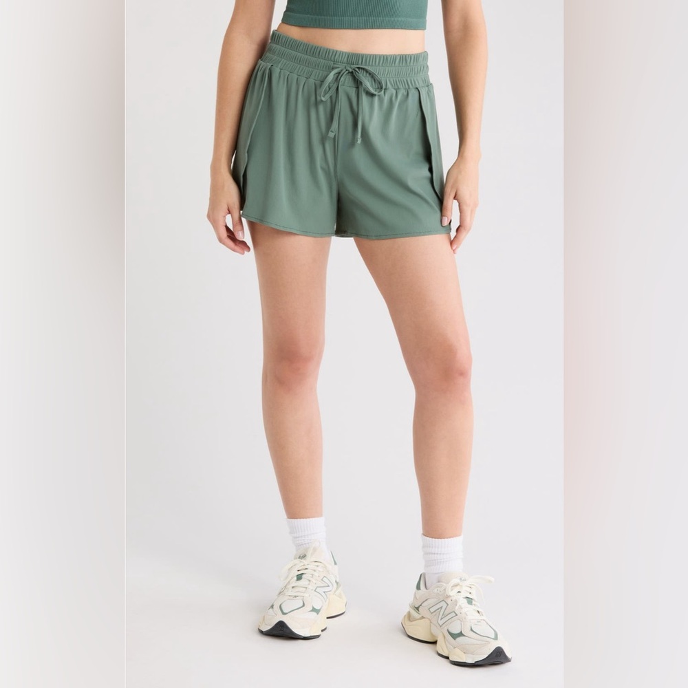 Z by Zella Open Matchpoint Shorts